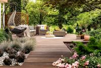 Holzdeck Lounge exklusiver Garten